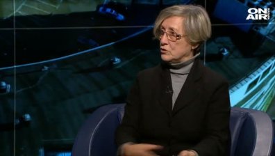 Нешка Робева през сълзи: Валери Симеонов, подай си оставката! 