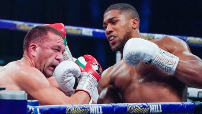 Мечтата си отиде: Пулев се бори лъвски, но не успя да стане световен шампион