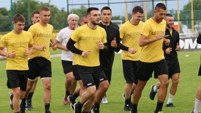 "Ботев" (Пловдив) със сериозна чистка, бие шута на чужденците