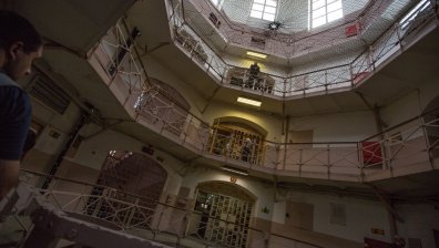 ВКС присъди 8 години затвор за осиновителката на хапаното бебе със счупен череп