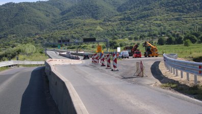Ограничават движението по части от АМ "Струма" заради ремонтни дейности