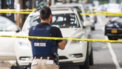 Млад българин закла баща си и сестра си в САЩ