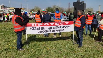 Има ли кой да ги чуе? Земеделци от цялата страна скочиха срещу украинския внос