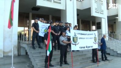 Съдебните охранители започнаха протестни действия