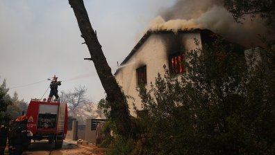 Две са вече жертвите на пожарите в Гърция