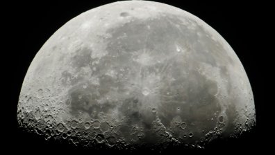 Руски учени с нова теория за възникването на Луната