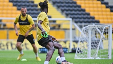 "Ботев" (Пловдив) победи гръцкия "Арис" с 1:0 в контрола в памет на фен