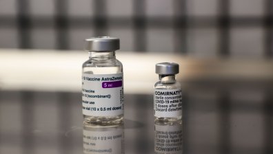 Ваксината на AstraZeneca: Много въпроси, малко отговори