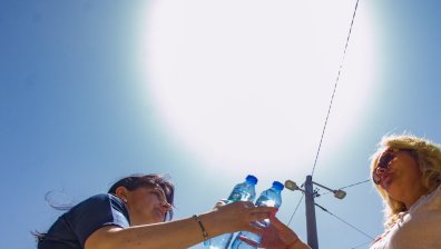 Уикендът започва с топло време. След обяд може да превали