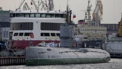 Руски петролен танкер аварира и блокира Дарданелите