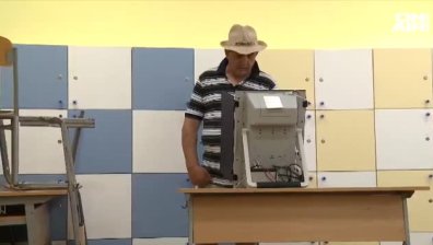 Машините се оказаха изпитание: В ромските квартали на София почти няма желаещи да гласуват