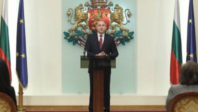 Отчетът на Радев: През 2020 г. доверието в правителството рухна (ОБЗОР)