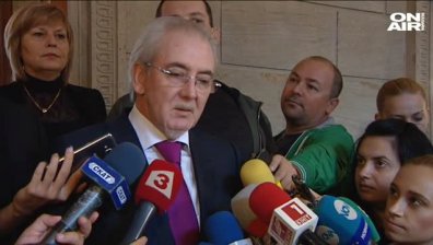 Ивайло Калфин, Трайчо Трайков и Красимир Каракачанов се регистрираха в ЦИК