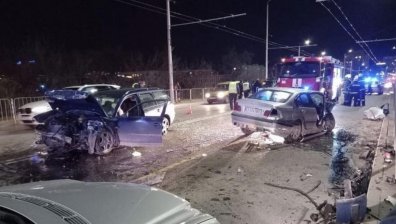 Трима мъже са в болница след снощната катастрофа в Стара Загора