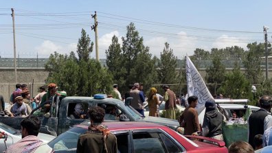 Ужасът в Афганистан продължава, най-малко 5-ма души са убити на летището в Кабул