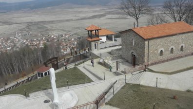"Цари Мали град" - божествено творение: Стотици избраха Великден, за да се докоснат до миналото