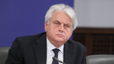 Разследва ли прокуратурата служебния вътрешен министър Бойко Рашков?