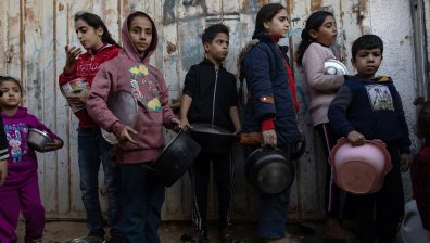 Нечовешки условия в Газа: Глад, жажда и болести съпътстват бомбите