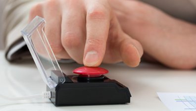 Заради вълна от заплахи: Раздадоха паник бутони на канадските депутати