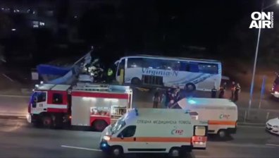 Двама полицаи загинаха в Бургас при гонка с автобус с мигранти (ОБНОВЕНА)