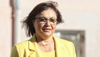 Нинова: През тази граница може да се реже с ножица, това не е ограда