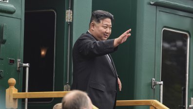  Ким Чен Ун: Политиката на КНДР за изграждане на ядрени сили стана постоянна