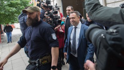 Зам.-министър Живков е обслужвал схемата с отпадъци на братя Бобокови