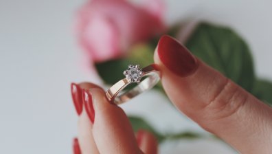 Годежни пръстени: Кои детайли издават добрата изработка? 