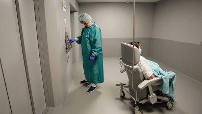 Учени обясниха как и защо Ковид-19 поразява мозъчните клетки