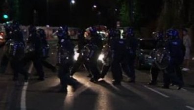 Спокойна нощ в Лондон след четири дни на грабежи