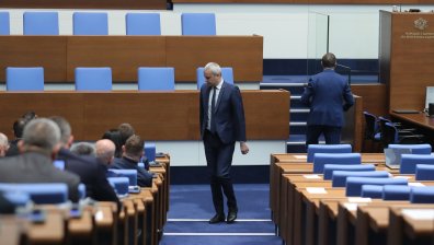 Костадин Костадинов: Внасяме декларация в Европарламента срещу българската полиция