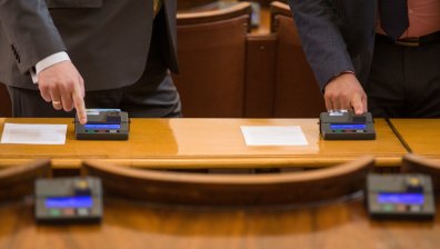 Митко Полихронов сяда на депутатското място на Делян Добрев