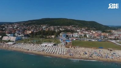 Протест пред президентството - "да" на къмпингуването, "не" на застрояването