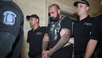 Ще оставят ли в ареста задържания за двойното убийство в Лозен?