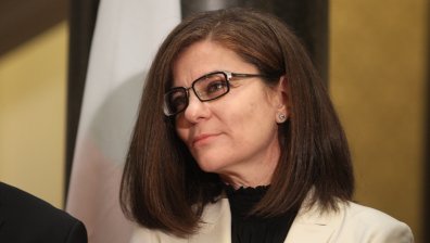 Министър Генчовска е приета за изследване във ВМА със съмнение за коронавирус