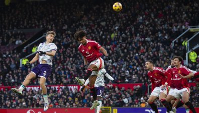 "Манчестър Юнайтед" се сгромоляса срещу "Борнемут" на Олд Трафорд