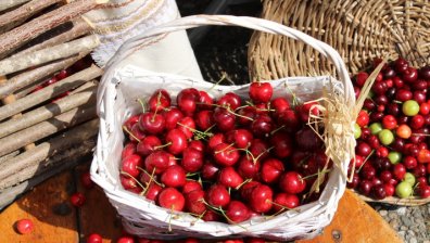 Основни храни поскъпват, цената на черешите бележи нов ръст също