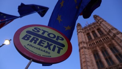 Британският парламент продължава безкрайната сага с Brexit