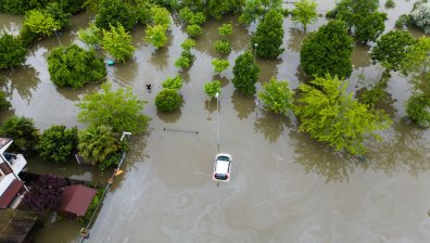 "Най-лошата нощ в новата история": 36 италиански града са "под вода", 27 хил. души нямат ток