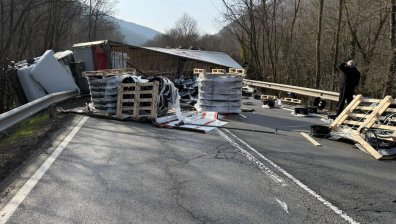 Катастрофа с ТИР затвори Прохода на Републиката