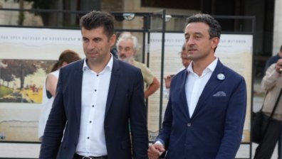 "Продължаваме промяната": Служебното правителство възстановява стари модели на управление