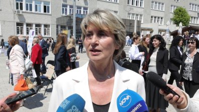 Весела Лечева: БОК е изправен пред международен скандал