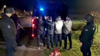Сръбската полиция разби група за трафик на мигранти през България, задържани с 9 души