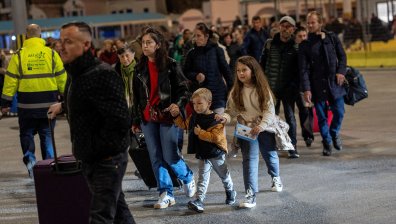 Надпревара за фериботи и самолети на Санторини (СНИМКИ)