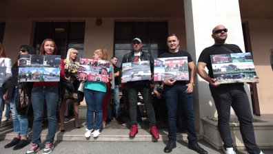 Жители на Божурище протестираха в защита на кмета Георги Димов