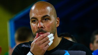 Ники Михайлов надмина баща си по дузпи за срещите в първенството