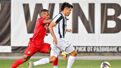 ЦСКА се сгромоляса срещу "Локо" в Пловдив и остава на дъното в класирането без победа