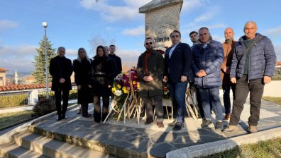 "Да, България": Борисов действа по ченгесарска схема, защо не осъди Възродителния процес