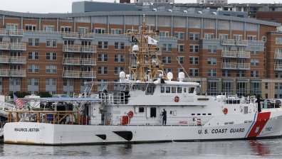 Канадски самолет откри подводни шумове в района на изчезналия батискаф "Титан"