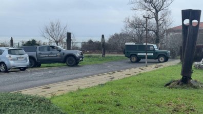 Бурно море и лошо време: Танкерът край Ахтопол остава блокиран